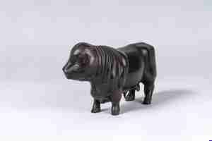 Sculpture - Unknown Artist - Bronze bull sedate
