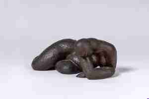 Sculpture - Doris Lindner - Bronze reclining woman