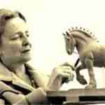 Doris Lindner UK Sculpturist